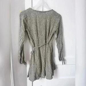 Abercrombie & Fitch Wrap Front Dress Ditsy Floral Green & White Ruffles Size XS